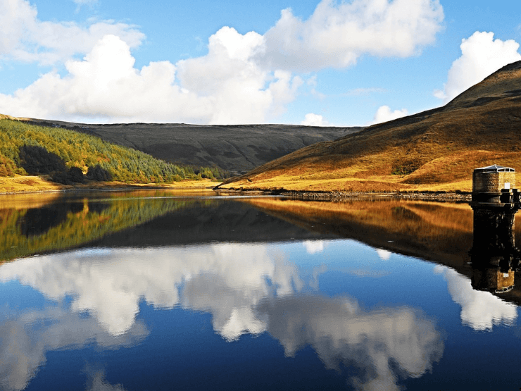 Dovestone resivoir in the peak district