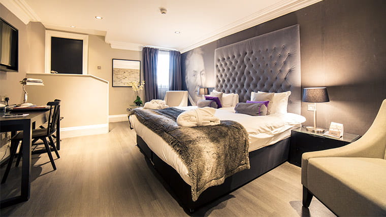 Grey Street Hotel places you within striking distance of the Quayside and the retail hubs of Northumberland Street 